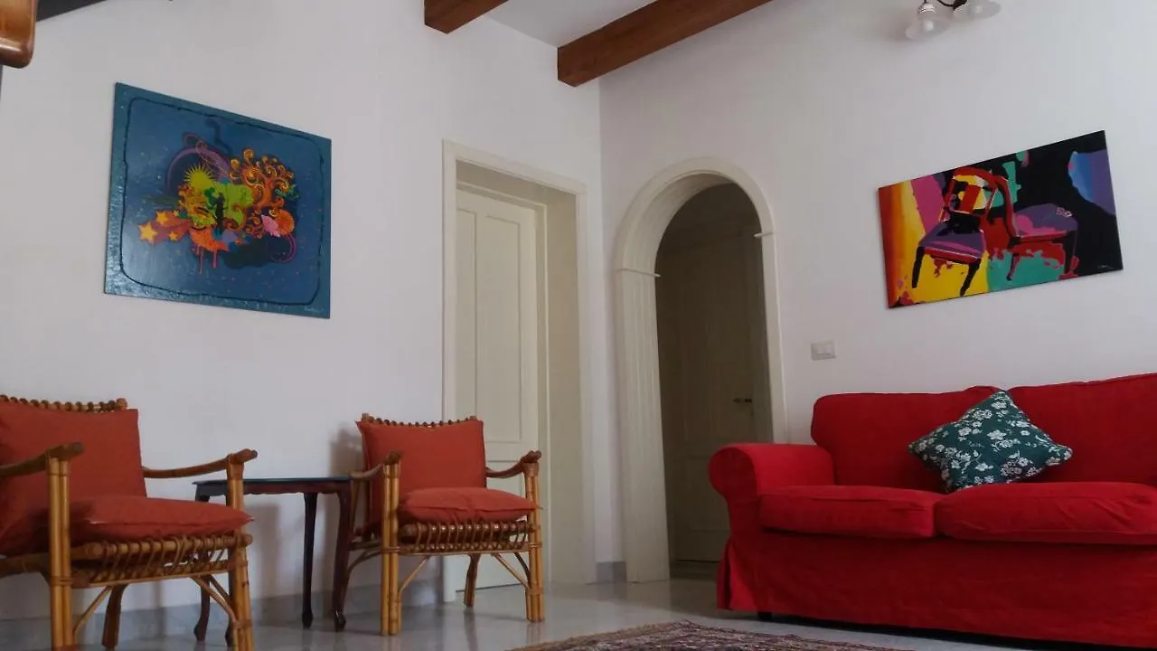 Appartamento Dimora d'epoca Ideale per Coppie -camere con bagno- Avola Italia
